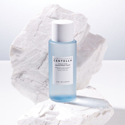 SKIN1004 Madagascar Centella Hyalu-Cica Brightening Toner 210ml